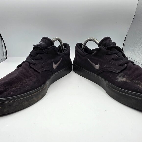 Nike SB Clutch Mens Size 12 Triple Black Skateboarding Shoes Casual Walking - Picture 2 of 15